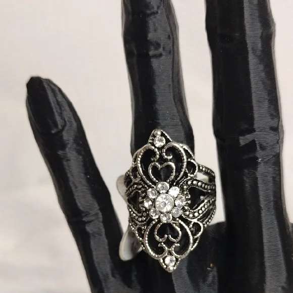 Silver Filigree Floral Ring with Clear Crystal Accent L11 - Picture 4 of 5